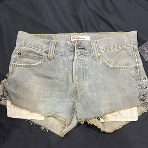 Levi’s Stylish Gray Denim Women Shorts